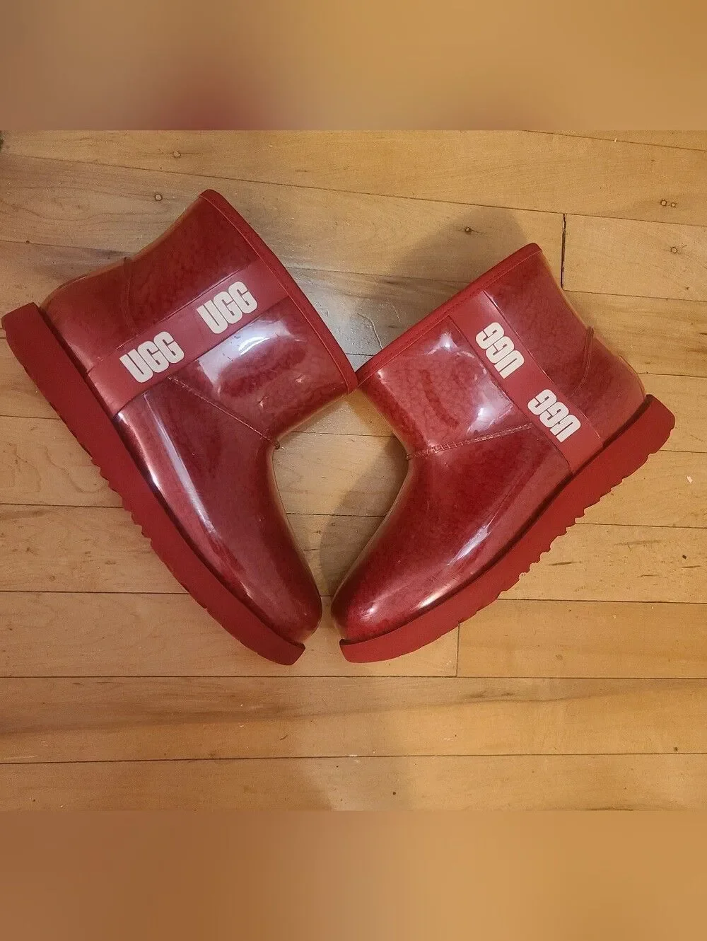 UGG Women's Classic Clear Mini Boots in  Red Samba Size 6